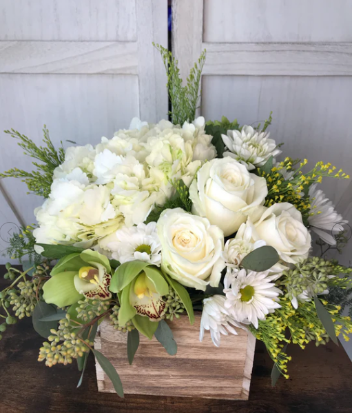 Winter Whites: Elegant Floral Arrangements for January Décor